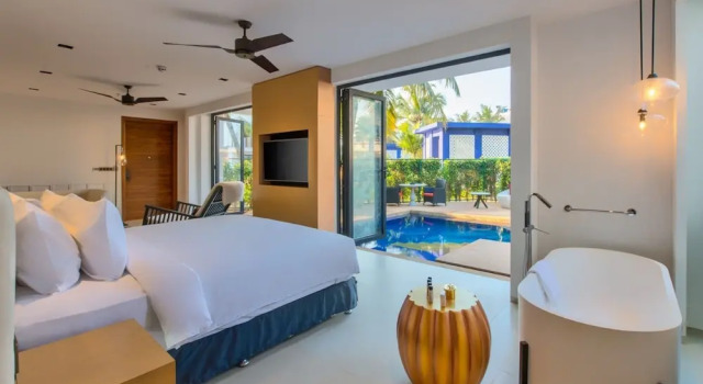 Люкс Luxury Azaya Pool Suites