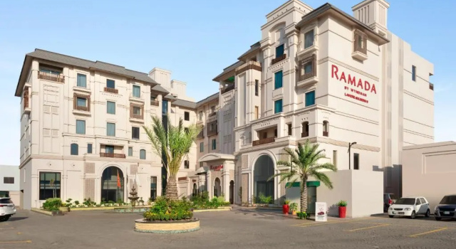 Двухместный номер Deluxe Ramada by Wyndham Lahore Gulberg II