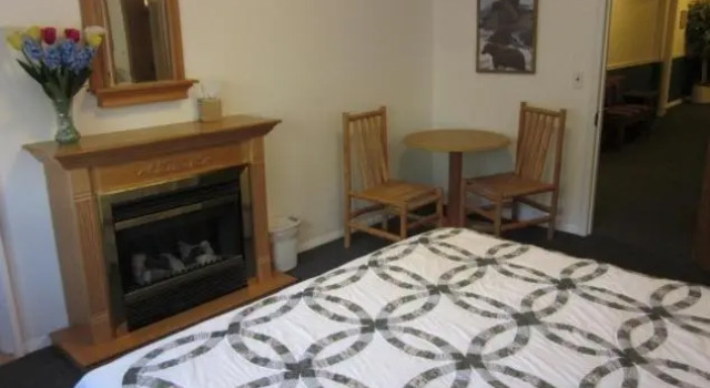 Люкс Bear Creek Lodge