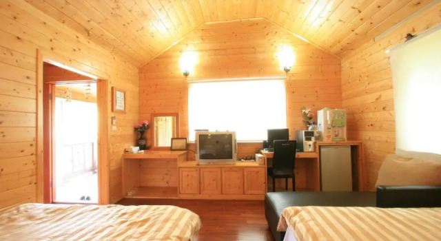 Ji Ji Farm Homestay, Book Landbrugsophold Hoteller i Nantou med pool, Swimmingpool