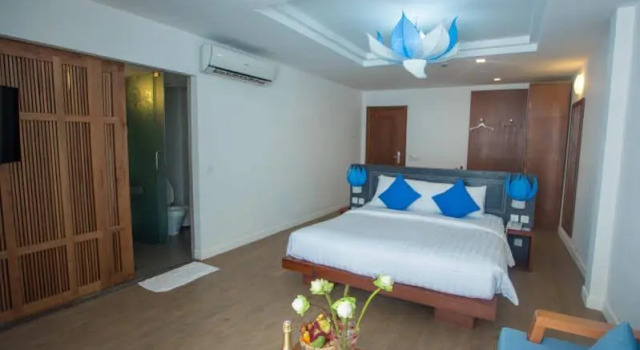 Busaba Suite @ OC Boutique