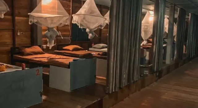 Кровать в общем номере The Cliff Hostel, MPay Bay