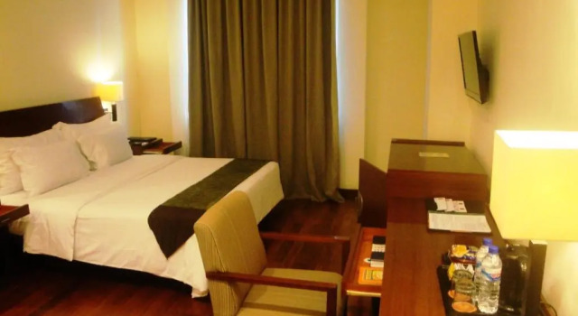 Полулюкс Manado Quality Hotel