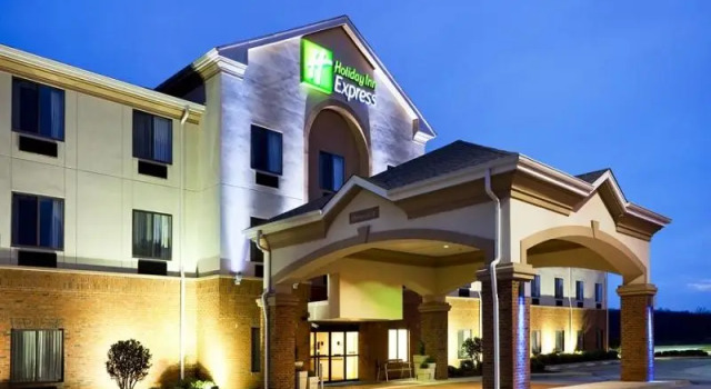 Люкс Holiday Inn Express Forest City by IHG