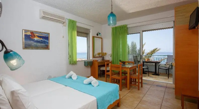 Вилла с балконом и с видом на море Romantica Beach