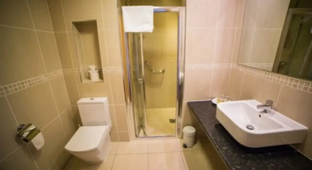 Номер Comfort Curran Court Hotel