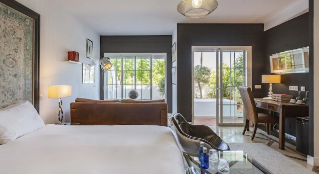 Полулюкс c 1 комнатой с видом на бассейн Molo Luxury Suites Puerto Banus