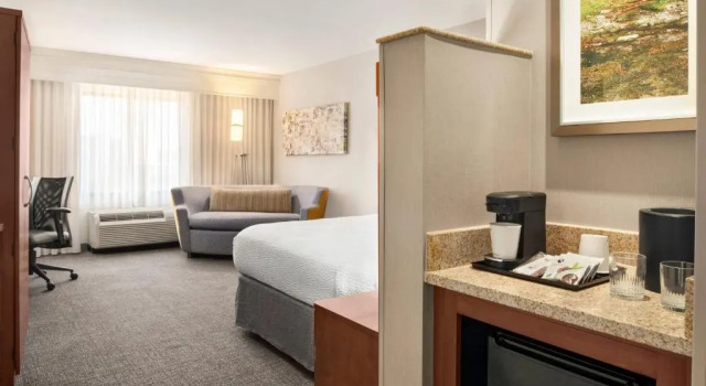 Номер Standard Courtyard by Marriott Madison West / Middleton