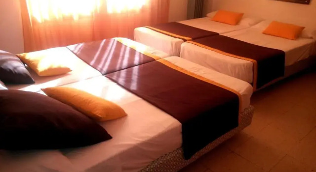 Четырёхместный номер Standard Hotel Hostal del Sol