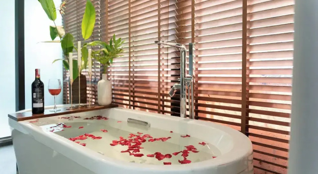 Люкс с балконом Nexus House Garden Thao Dien