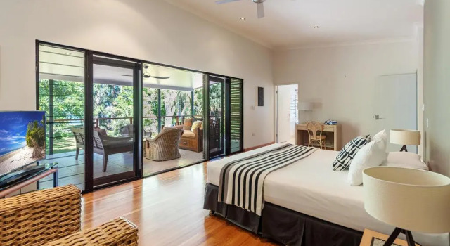 Коттедж с 4 комнатами Bramston on the Beach - A Private Poolside Oasis