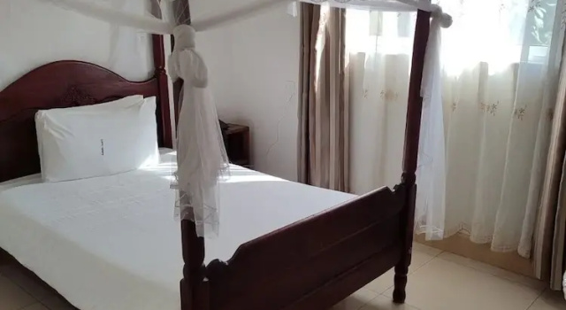 Одноместный номер Standard Garden Courts Hotel Masaka