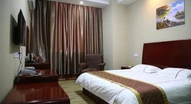 Wanda Business Express Hotel(平遥万达快捷酒店), Забронировать Отель Отели Пинъяо с парковкой, рядом с Ji's Old Residence, Парковка