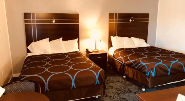Четырёхместный номер Standard Berkshire Inn