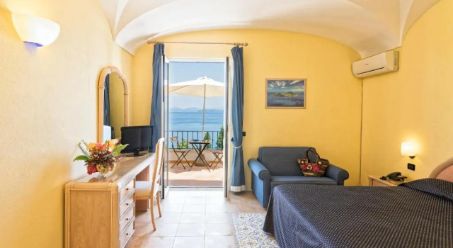 Двухместный номер Superior с видом на море Hotel Oasi Castiglione
