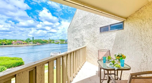 Апартаменты Luxury Waterfront Views/Pool/1400sf/2 min to Beach
