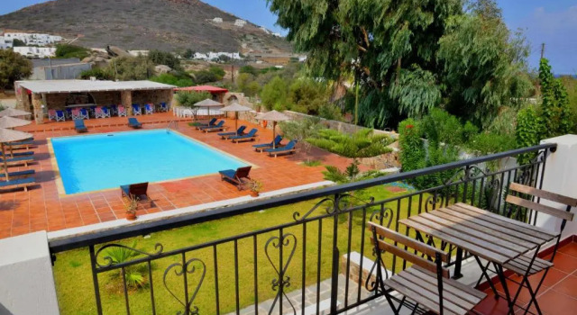 Коттедж с 2 комнатами с видом на бассейн Country Villas