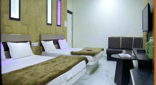 OYO 13191 Hotel Atlas Palace, Забронировать Отель Отели штата Махараштры 3 звезды, 3*