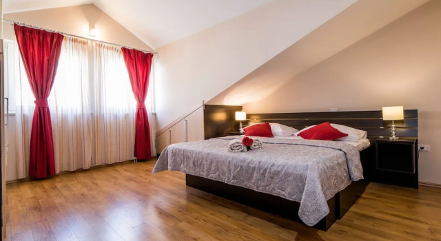 Modern Apartment in Korčula with Terrace