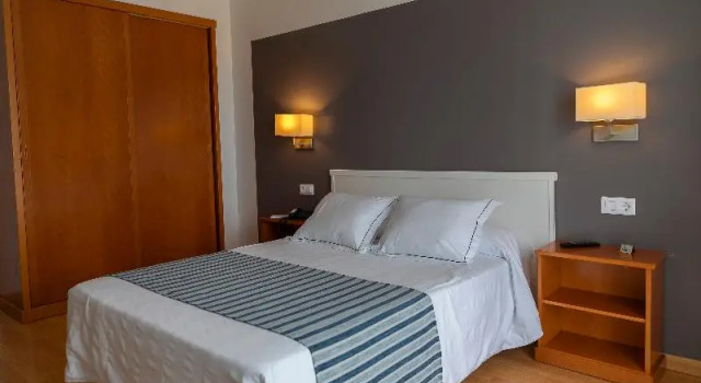 Двухместный номер Standard с балконом Hotel Lombiña