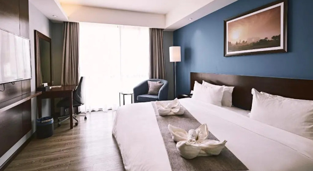 Номер Premier Meritin Hotel