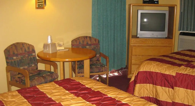 Alpine Inn, Забронировать Отель Пагоса-Спрингс Колорадо, рядом с Центр искусств Pagosa Springs