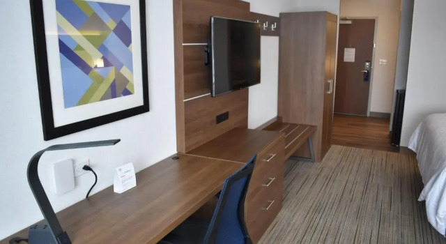 Двухместный люкс Holiday Inn Express & Suites - Boston South - Randolph by IHG