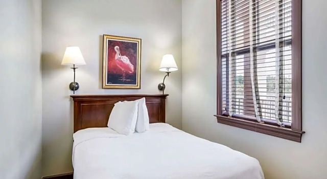 Семейный номер Standard с видом на воду Water Street Hotel & Marina, an Ascend Collection Hotel