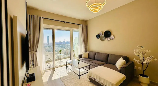 Апартаменты Stylish 1BR in JVC w Pool 6 Mins to Circle Mall