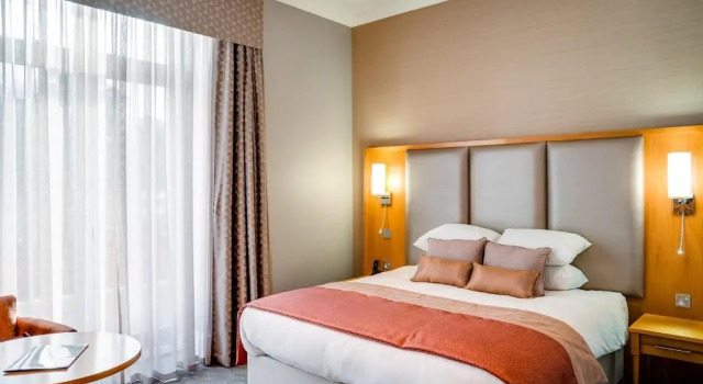 Номер Deluxe Oakley Hall Hotel