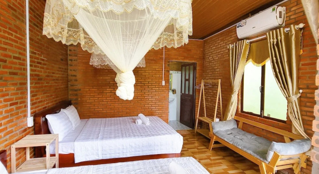 Трёхместный номер Standard с видом на сад Cat Tien Farmer Lodge