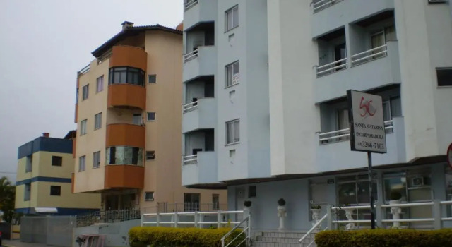 Santoro Gali 310, Забронировать Апартаменты/квартира Отели Флорианополиса с парковкой, рядом с Пляж Канасвиейраш, Парковка