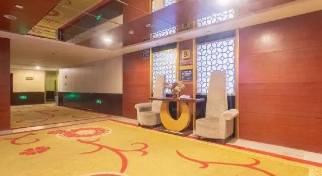 Jinxing Huafu Hotel, Book Hotel Hoteller i Dezhou med parkering, Parkering