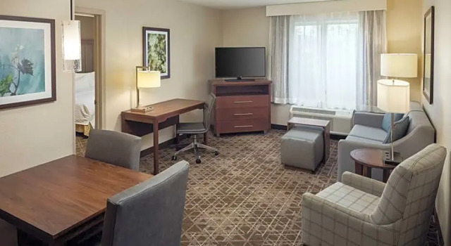 Шестиместный номер Standard Homewood Suites by Hilton Wallingford-Meriden