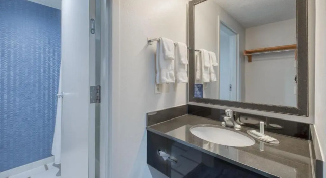 Номер Standard Fairfield Inn & Suites Raleigh Crabtree Valley