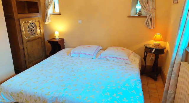 Granite House in Brittany with Sea Views, Забронировать Отель Отели Finistère с парковкой, Парковка