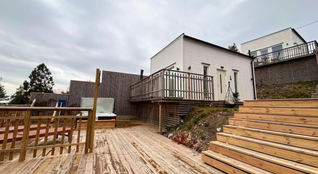 Вилла Deluxe Two Lakefront Villas with Hot Tub & Dock