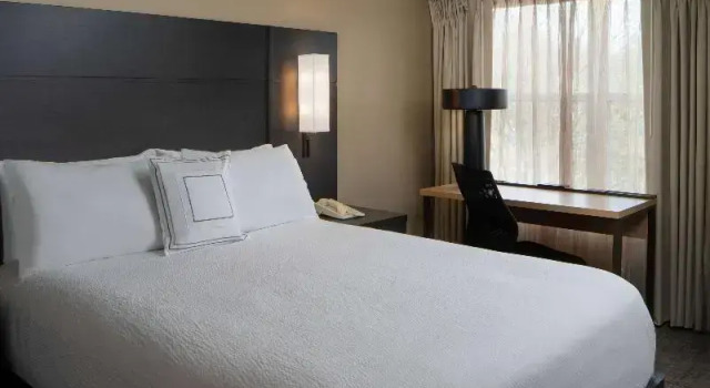 Четырёхместный люкс Sonesta ES Suites Fairfax Fair Lakes