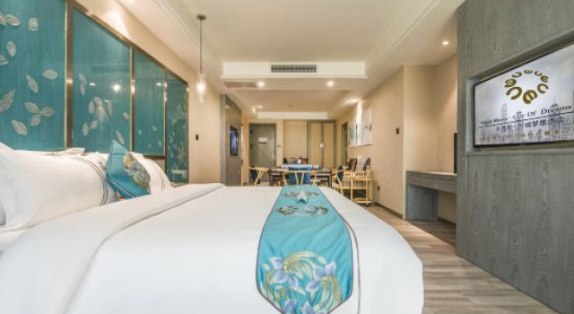 Люкс Xiyuemoon Hotel (Kunming Harmony Square Linyuqiao Subway Station Hotel ))
