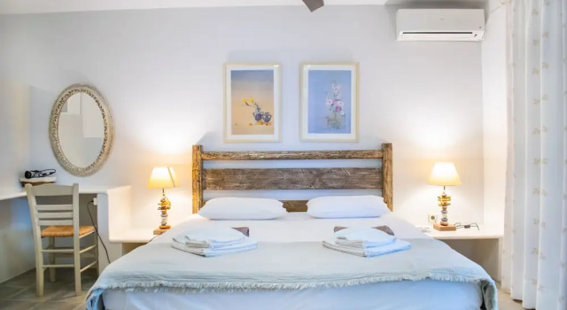 Villa for 6 Guests With Private Pool! In Agia Irini - Walking Distance to Beach!, Prenota Villa Agia Irini Paros Paro