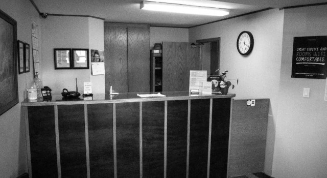 Hartwood Inn, Varaa Hotelli Charles City Iowa