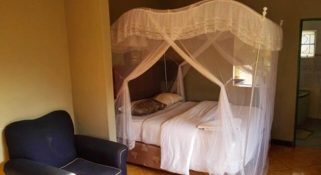 Decha Guest Lodge