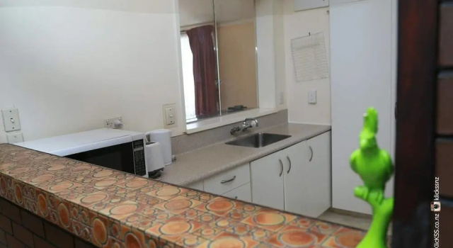 Spacious and Cosy, Rezerwuj Hotel Hotele w Auckland Region z parkingiem, Parking