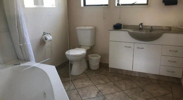 Студия Tudor Lodge Motel