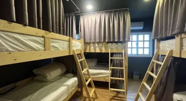 Кровать в общем номере (женский номер) Mu-In Hotel