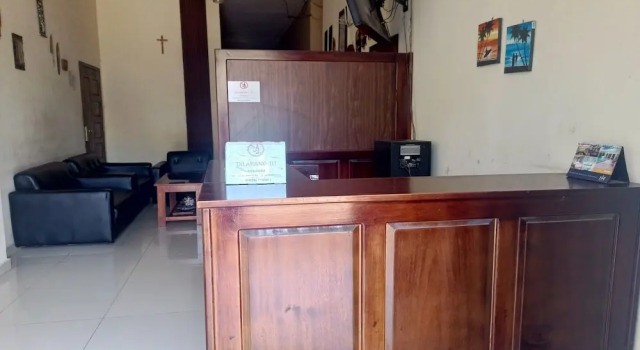 OYO 93774 Khaira Kos Dan PenginapanNearYani Heahlerr, Prenota Hotel Hotel a Kalimantan con parcheggio, Parcheggio