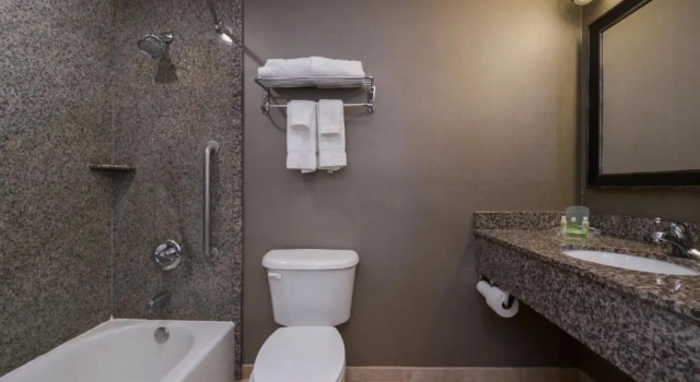 Run of House Holiday Inn Ontario Airport - California by IHG