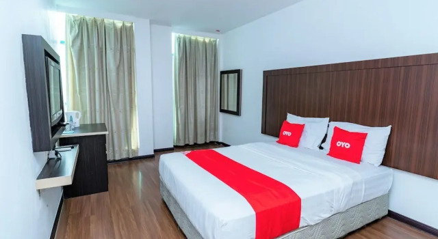 OYO 90375 Reggae Inn, Rezerwuj Hotel Hotele w Sarawak z parkingiem, Parking
