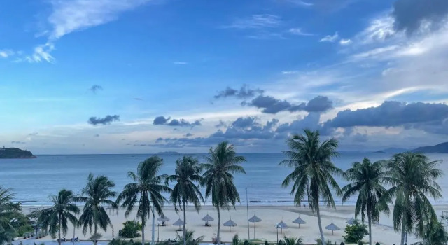 Семейный номер Standard с видом на море Y Linh Hotel
