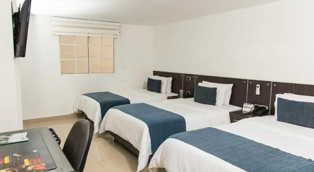 Standaard Driepersoonskamer Azor Hotel Cali Versalles